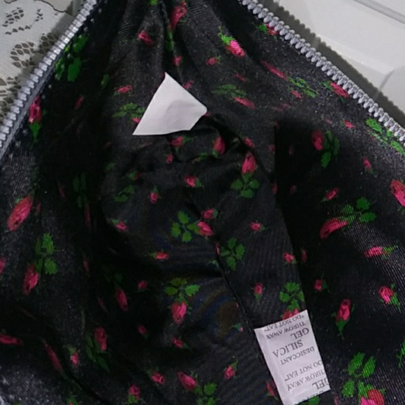 Betsey Johnson Puppy Cosmetic Bag NWT - Picture 4 of 4